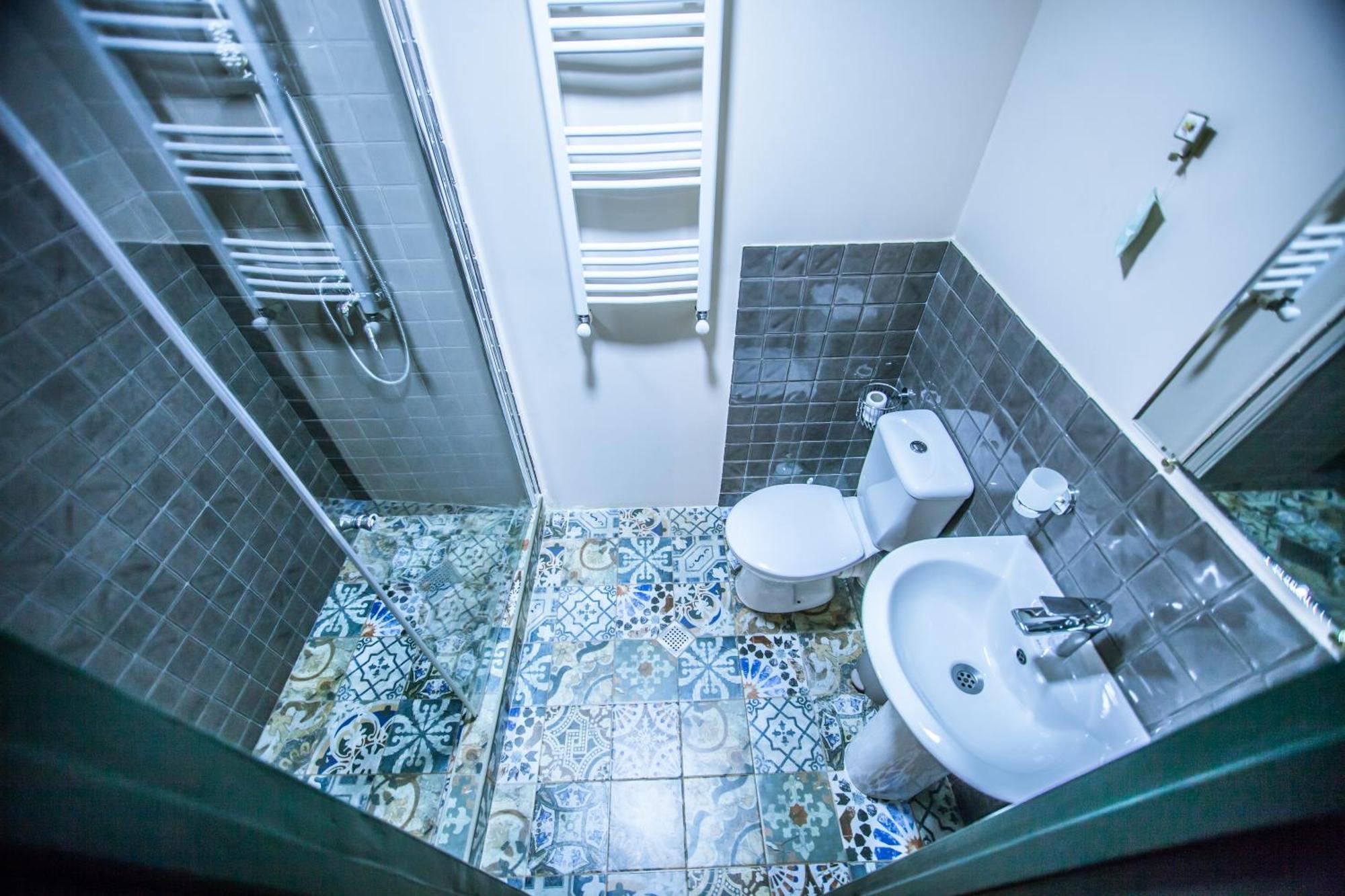 Home 12 ティビリシ エクステリア 写真